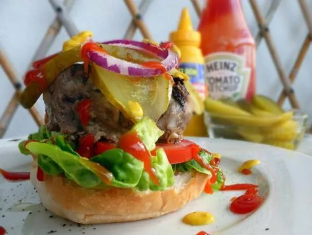 En amerikansk oksekødsburger