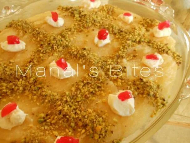 Halawet Al Smeed (Semolinagrydeostdessert)