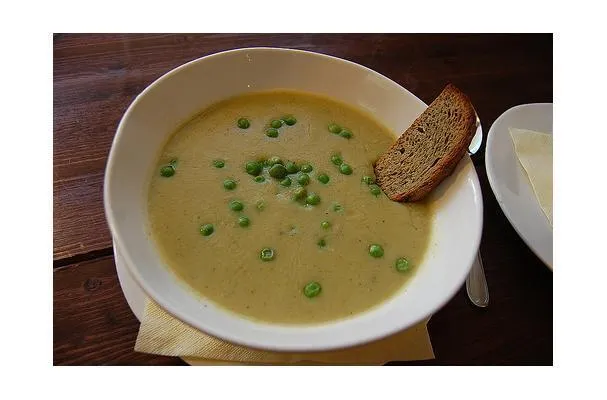 Italiensk Raviolisuppe