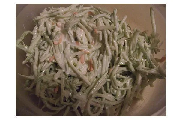 Olivenolie, citronsaft, eddike og hvidløgsdressing