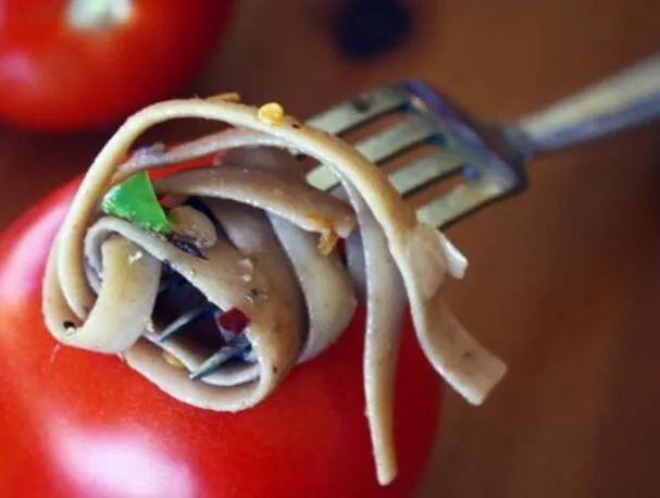 Pasta med ansjos-valnøddesauce