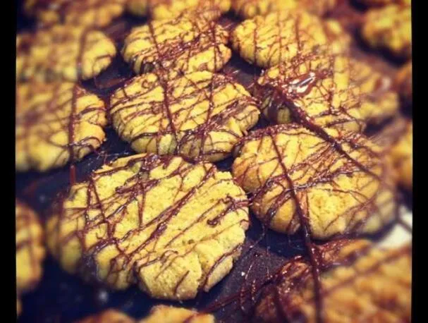 Jordnøddecookies med Xocai-chokoladedrys