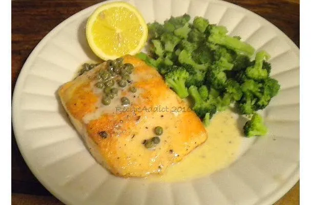 Laks i hvidvinscreme sauce